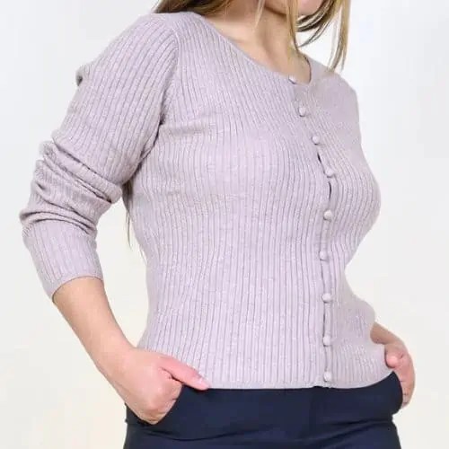 The Comprehensive Tops Guide for the Hourglass Body Shape Petite Dressing