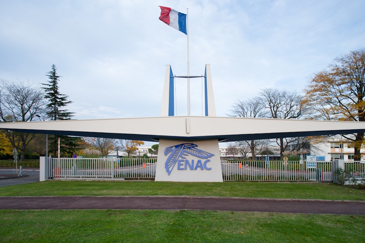 Lors de la journée des tests psy1 à l'ENAC, vous entrerez sur le campus par le portail principal