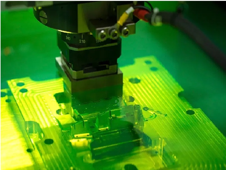 How many types of injection moulding are there?