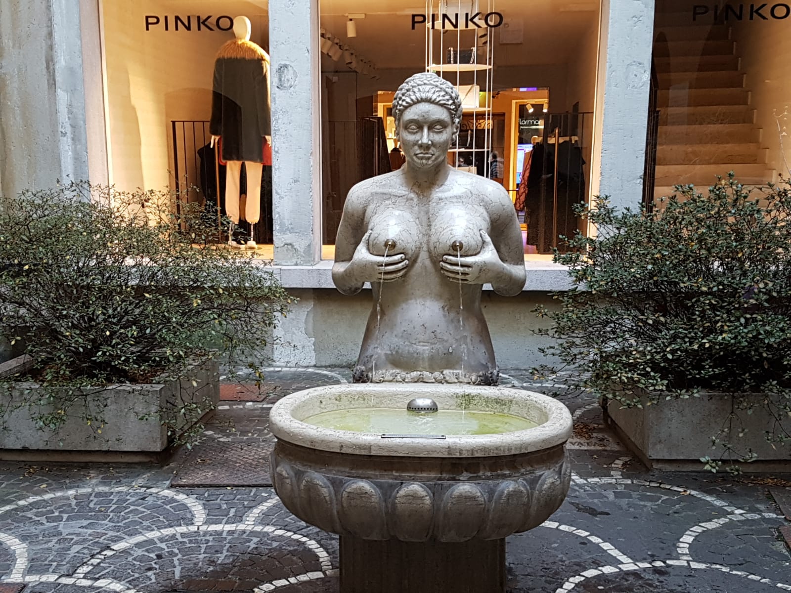 fontana delle tette a Treviso