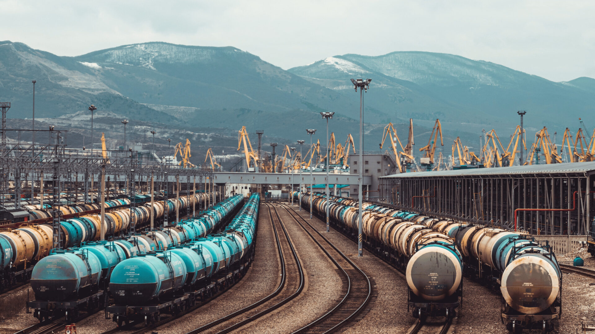 Tank Logistics with Train Qooling