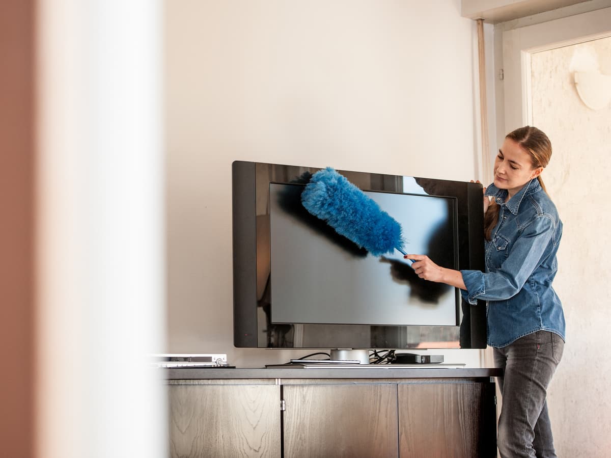 Dusty, Streaky, Smudgy How to Clean Your TV Screen RentACenter