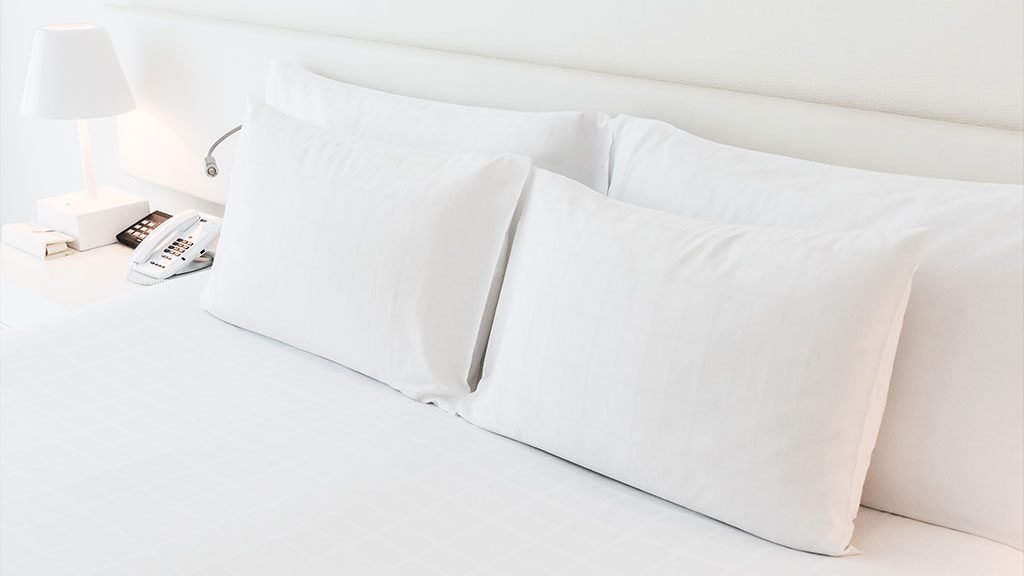 The Best Pillows for Airbnb (5 Perfect Product