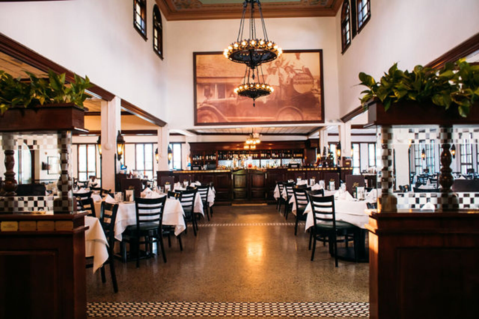 Joe's Stone Crab Reservations Are Now Available. Here's How to Get One