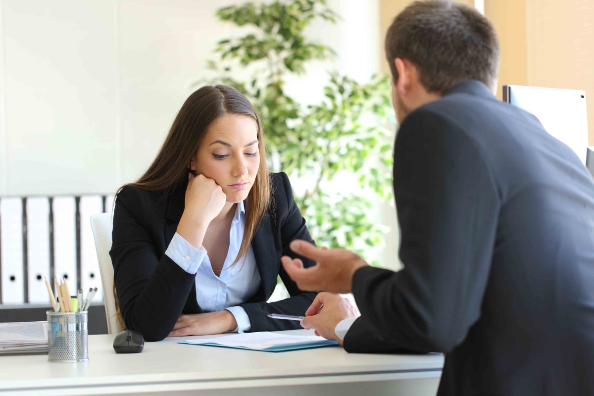 Body Language Do's And Don'ts In An Interview Rezoomo Blog