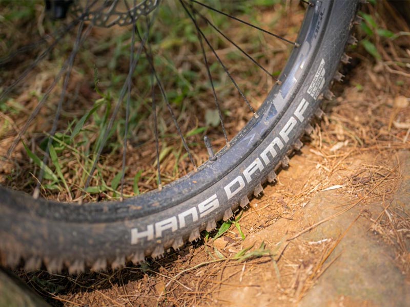 8 Steps on How to Change a Tubeless Mountain Bike Tire Rodalink