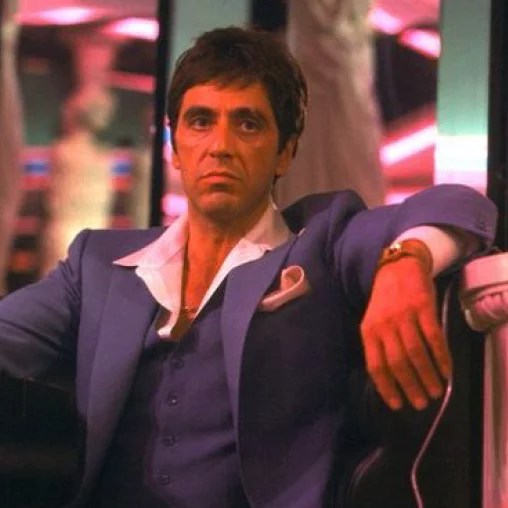 Sarar Tony Montana'nın Beyaz Takım Elbisesi