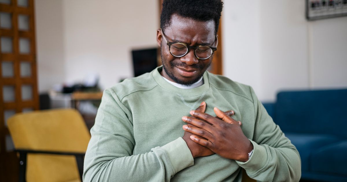 Psychologist Shares The Reason Why Your Chest Hurts When You’re Anxious