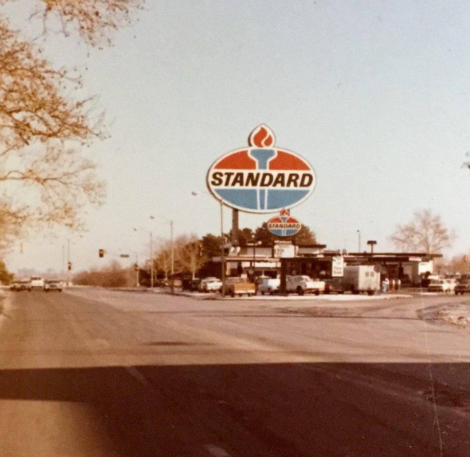 Why Is There a Giant AMOCO Sign in St. Louis? Saint Louis Bank Blog