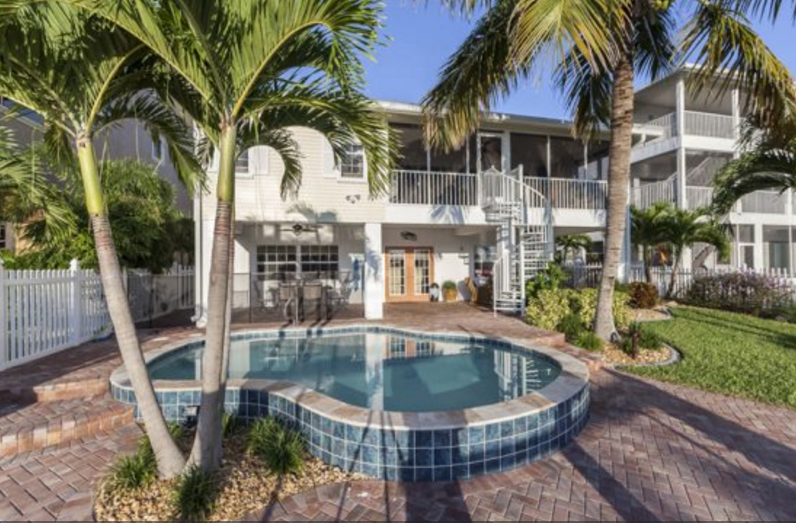Luxurious beach vacation homes? We have them! Sun Palace Vacation Homes