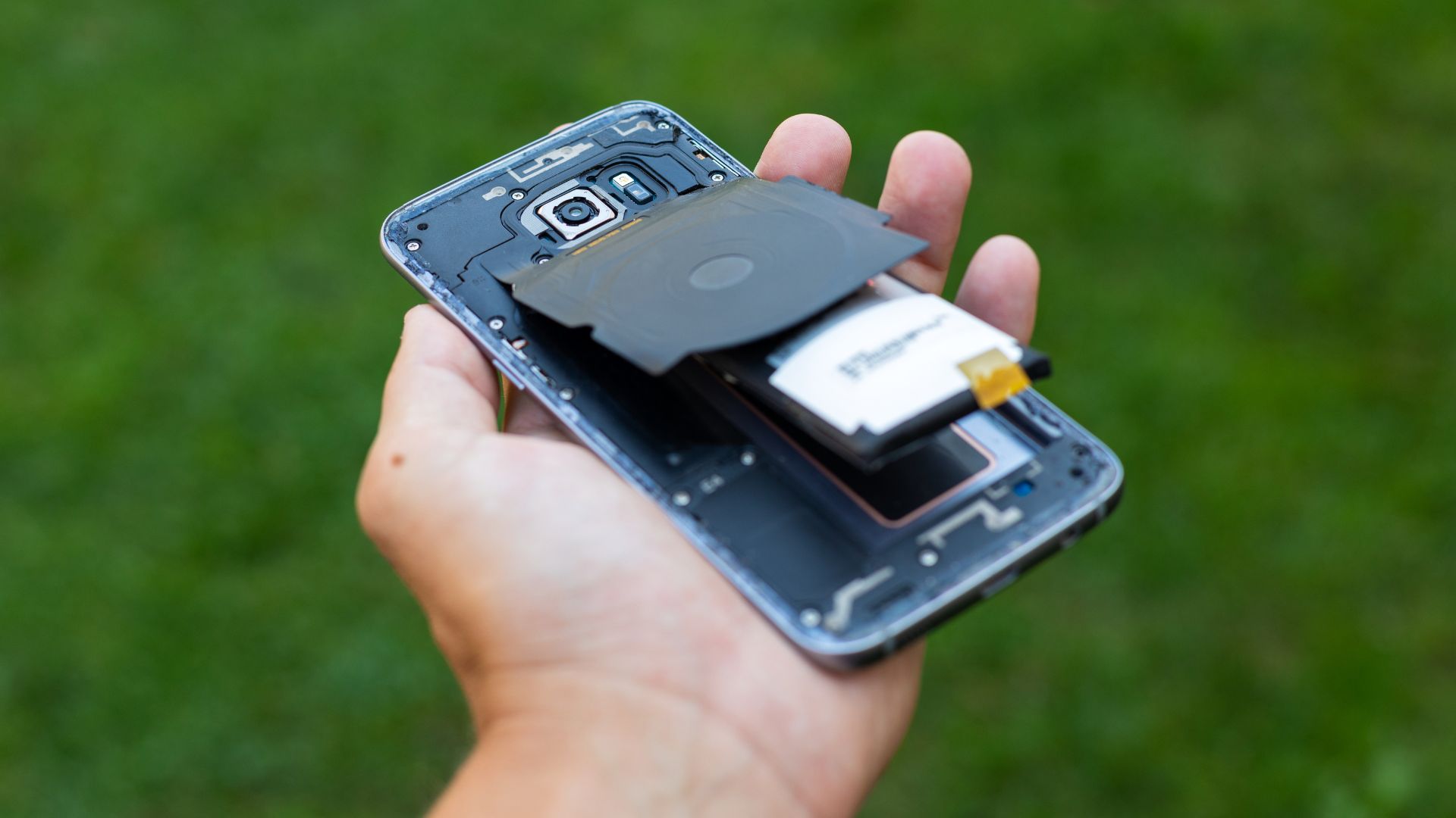 What Can I Do About A Bloated Phone Battery? The Big Phone Blog