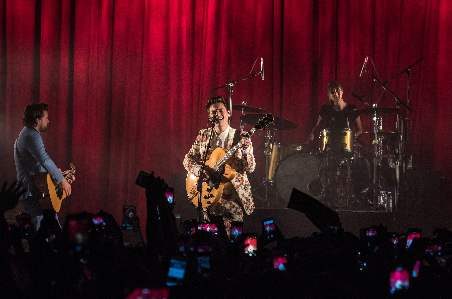 7 Iconic Live Harry Styles Moments Ticketmaster Blog