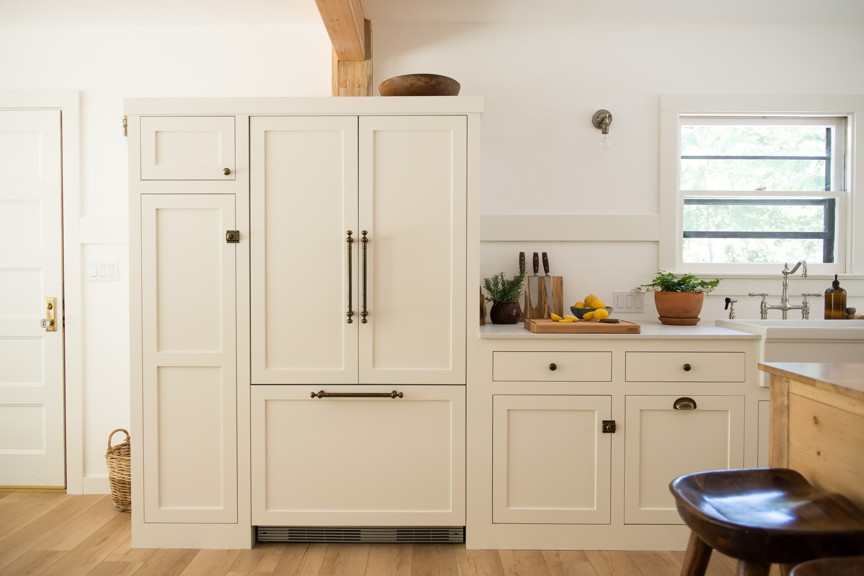 Top Knobs Guide to Decorative Hardware Size Selection