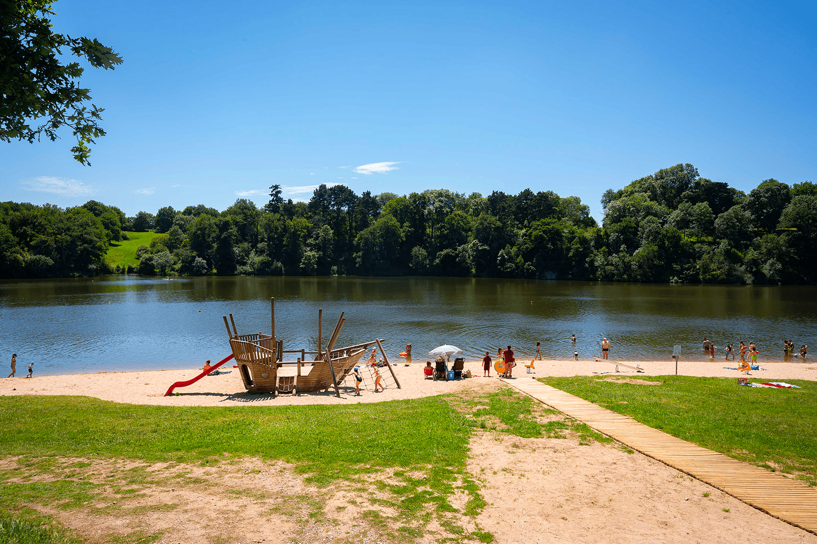 Les 10 plus beaux lacs de Vendée à explorer en vacances