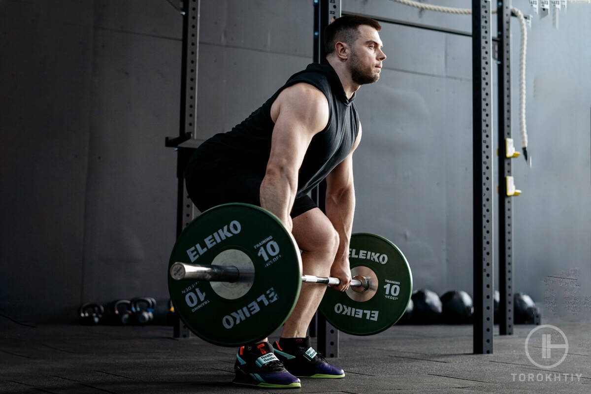 Average Deadlift (Deadlift Standards) Tips And Techniques To Improve