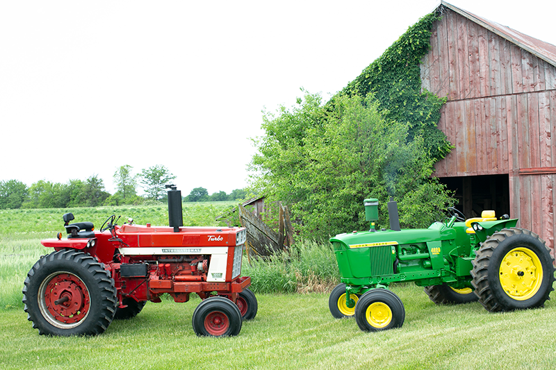 Enter Tractor Zoom’s RED vs. GREEN Tractor Giveaway Tractor Zoom