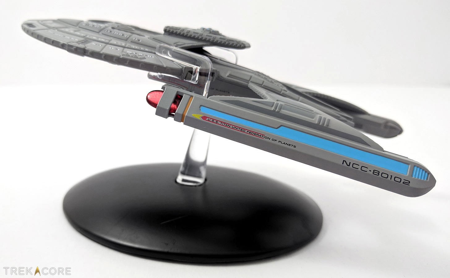 REVIEW Eaglemoss' U.S.S. Titan Starship Model •