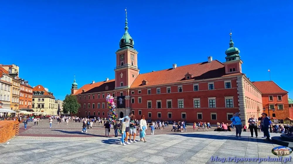 Warszawa - Plac Zamkowy i Zamek Królewski