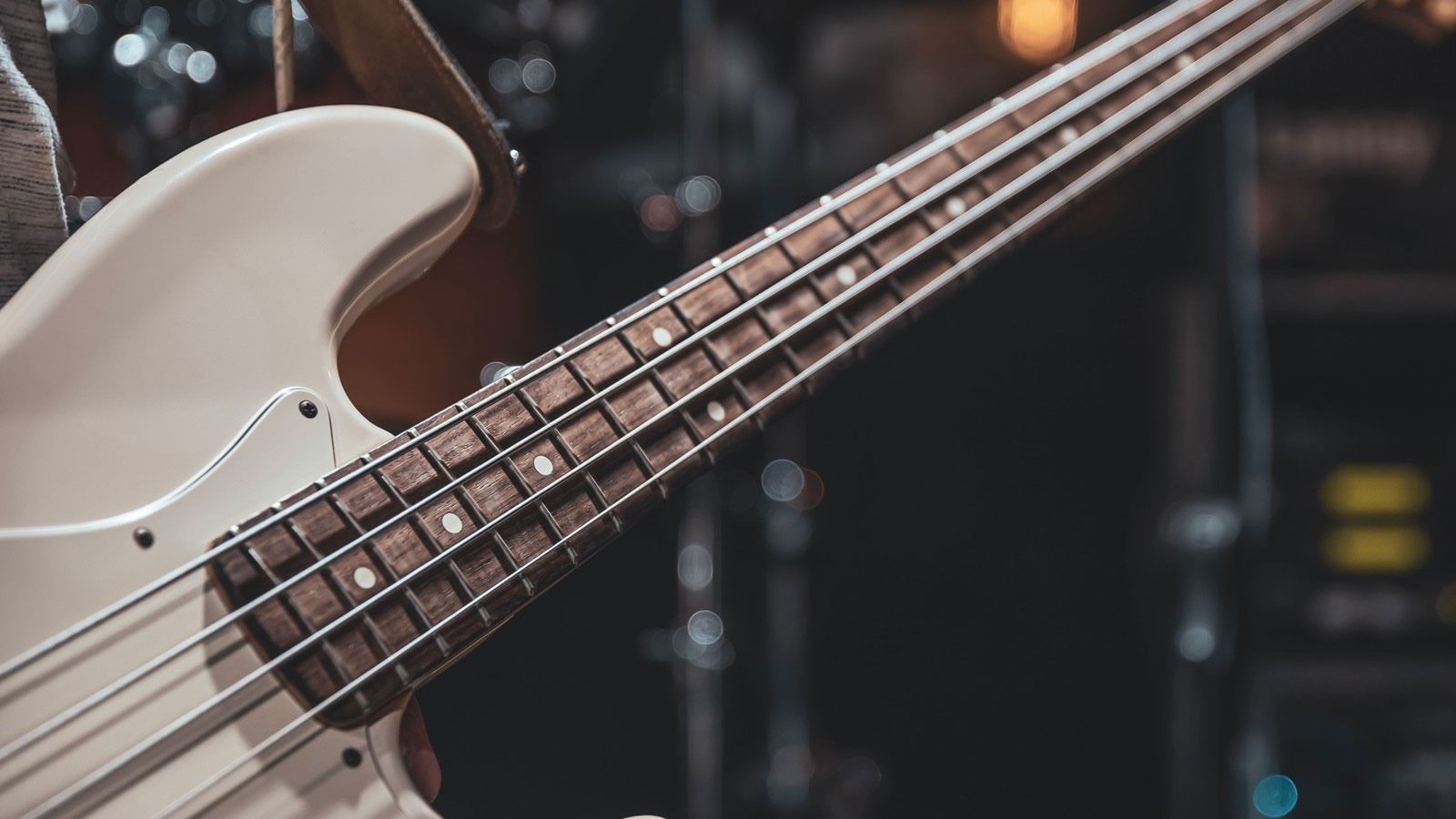 The Bottom Line of Rock 5 Best Bass Guitar Players in Rock Music