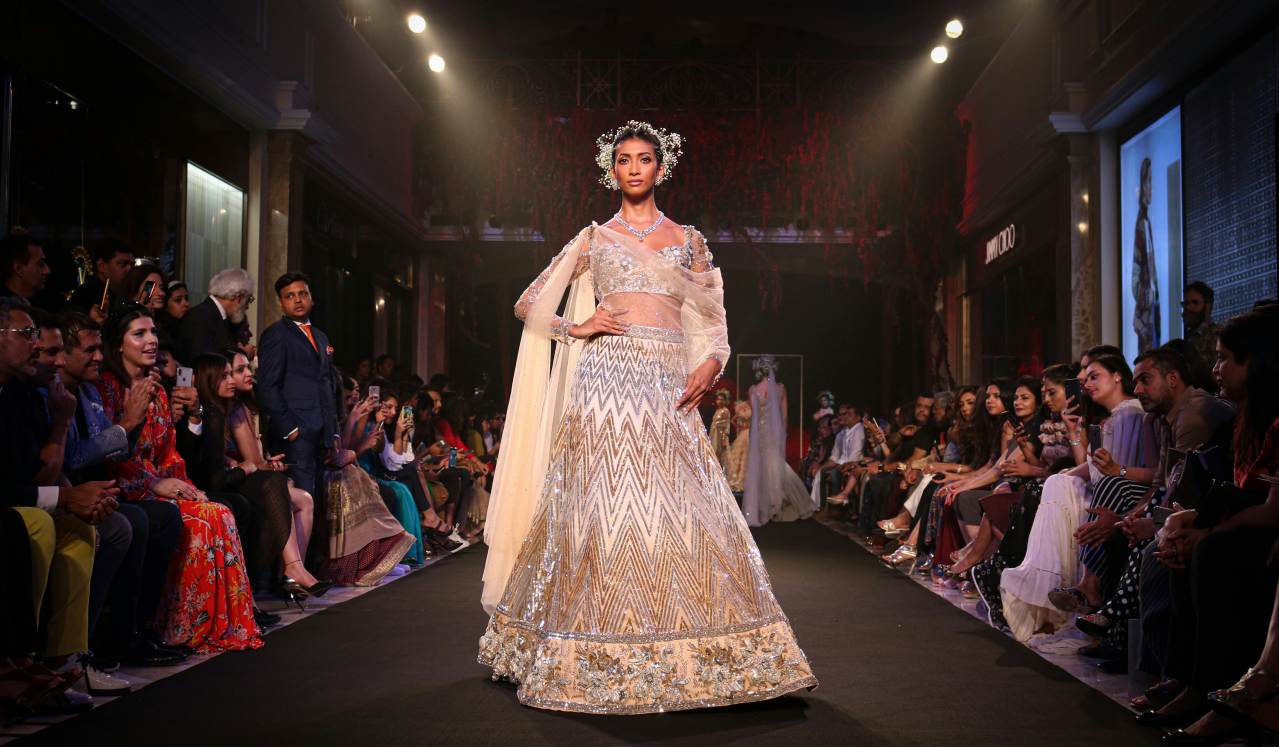 What Do Model Agencies Look for in a Female? Ulike