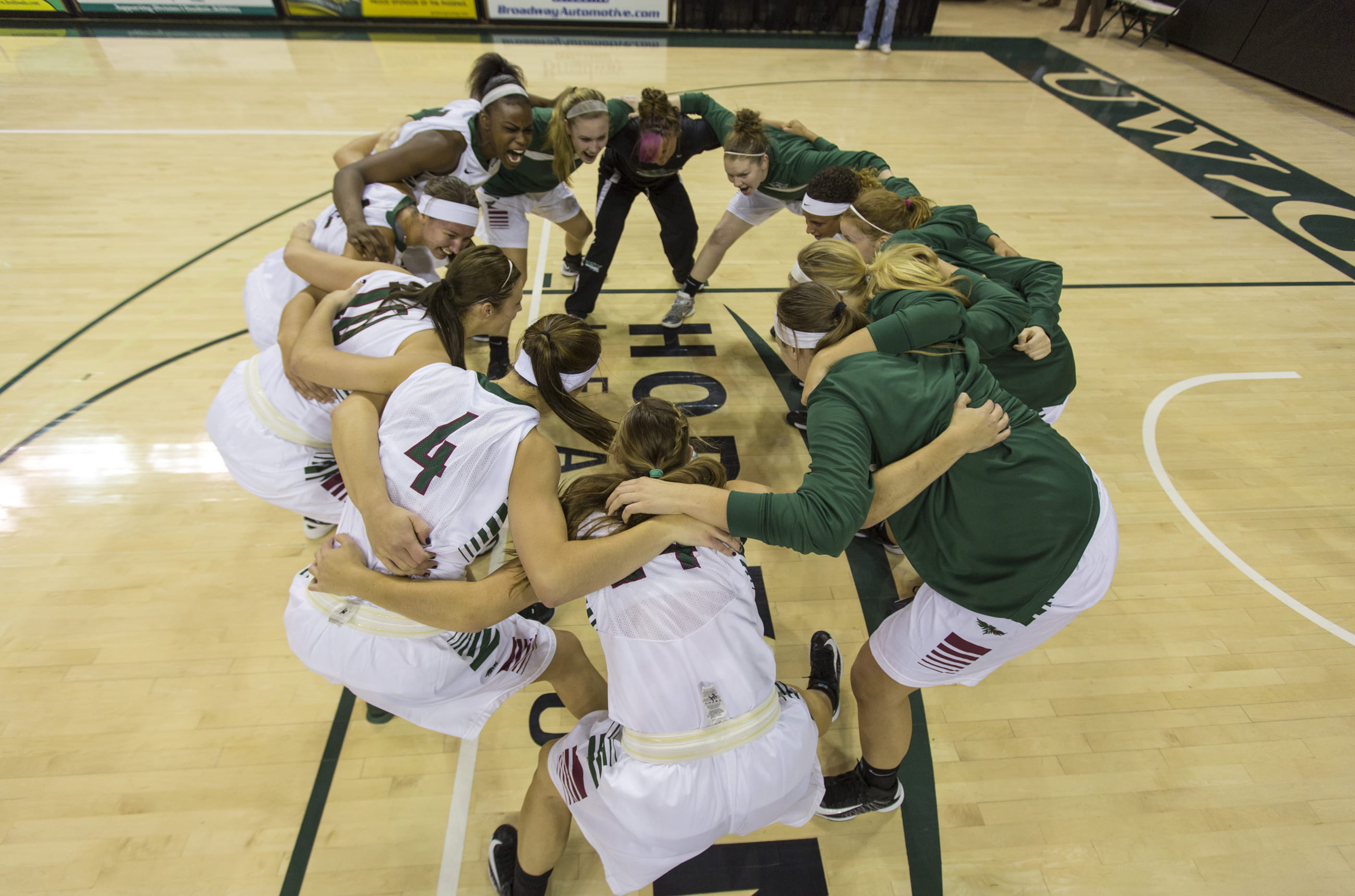 Jan 25 Alumni Association Hosts Women’s Basketball Event Alumni