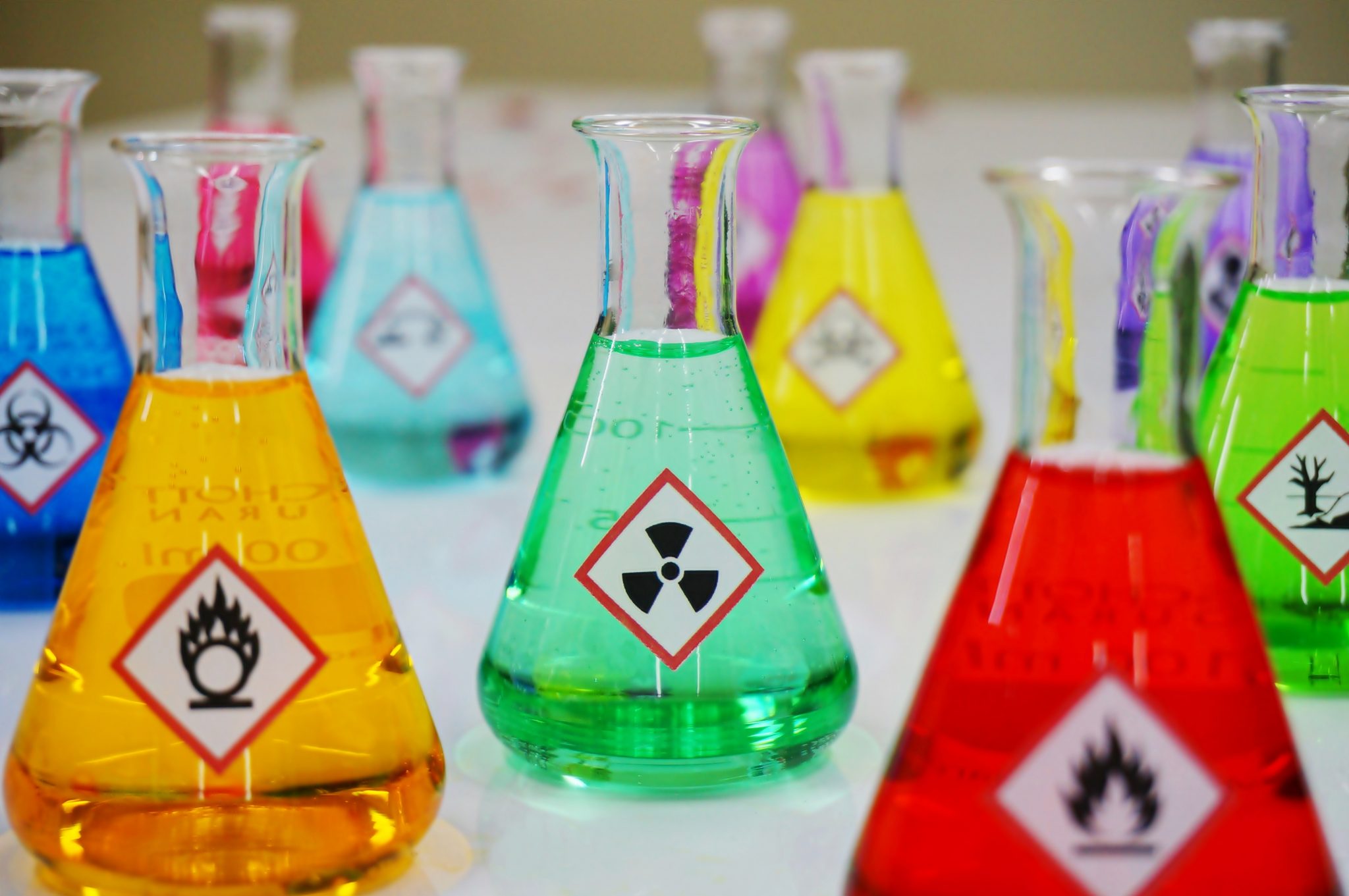 6 tipos específicos de EPIs para produtos químicos Volk do Brasil