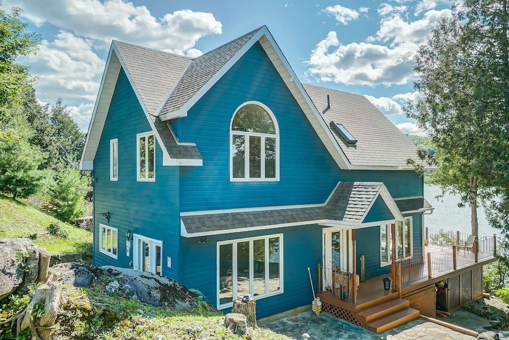 25 Magnificient waterfront cottages for rent in Quebec