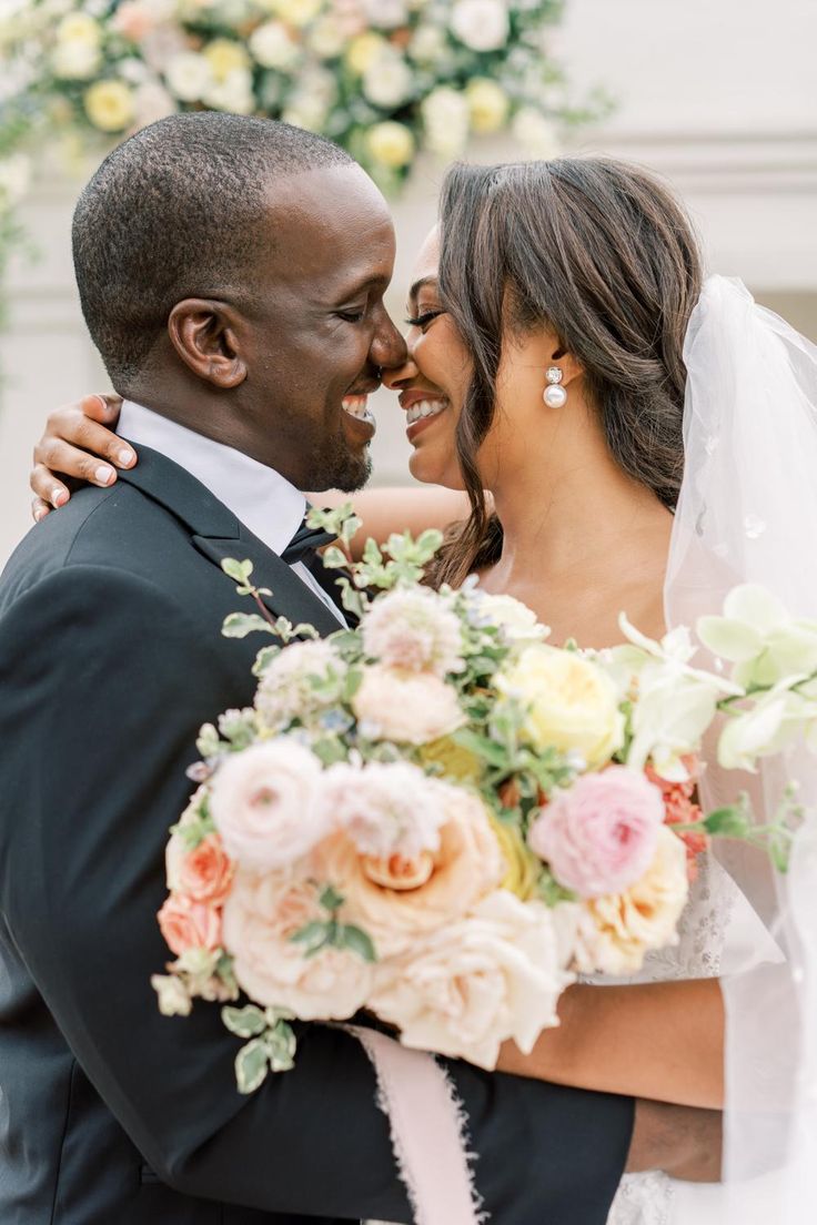 How Much Do Wedding Flowers Cost? Wedding Floral Pricing Breakdown