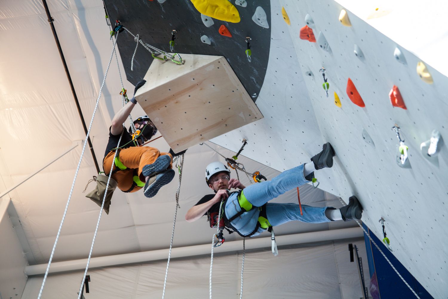 Dynamic Rope vs Static Rope, which is for Rock Climbing? LaptrinhX / News