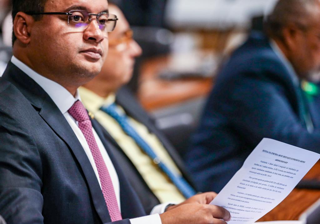 Weverton apresenta projetos que garantem segurodesemprego para