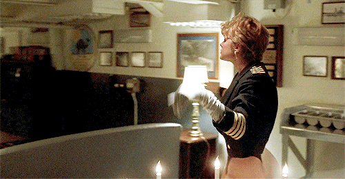 언더 씨즈 1의 화끈한 여배우였던 에리카 엘레니악[Under Siege 1 Hot Girl Actor Erika Eleniak