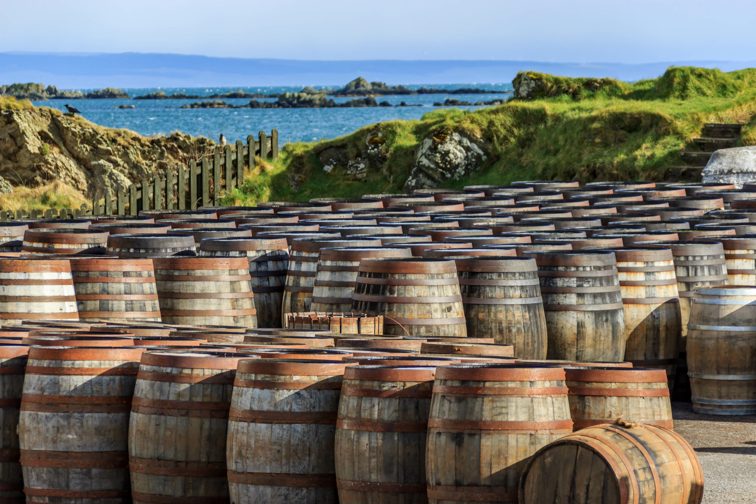 9 der besten WhiskyDestillerien in Schottland, die man besichtigen