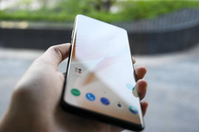 OnePlus 8 Pro Review: the Flagship Is Not Only the Screen, But Also the