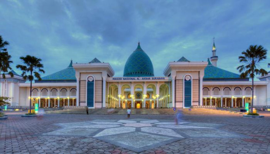 8 Masjid Di Indonesia Dengan Arsitektur Memukau. Wisata Religi Terbaik! 497_x_871_jpg