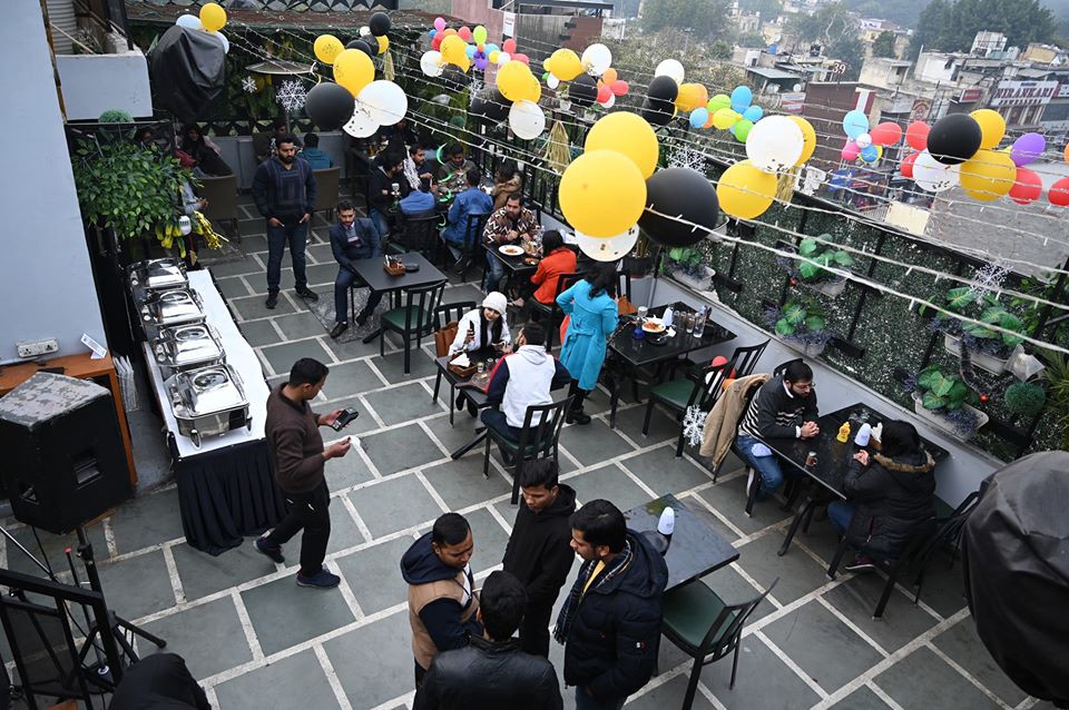 7 Places to Eat in Delhi in 2021 Best Food Outlets and Streets