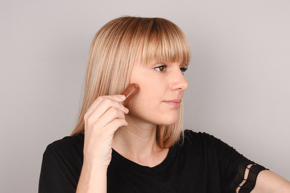 Four Ways To Use A Contour Stick GLOSSYBOX(04)