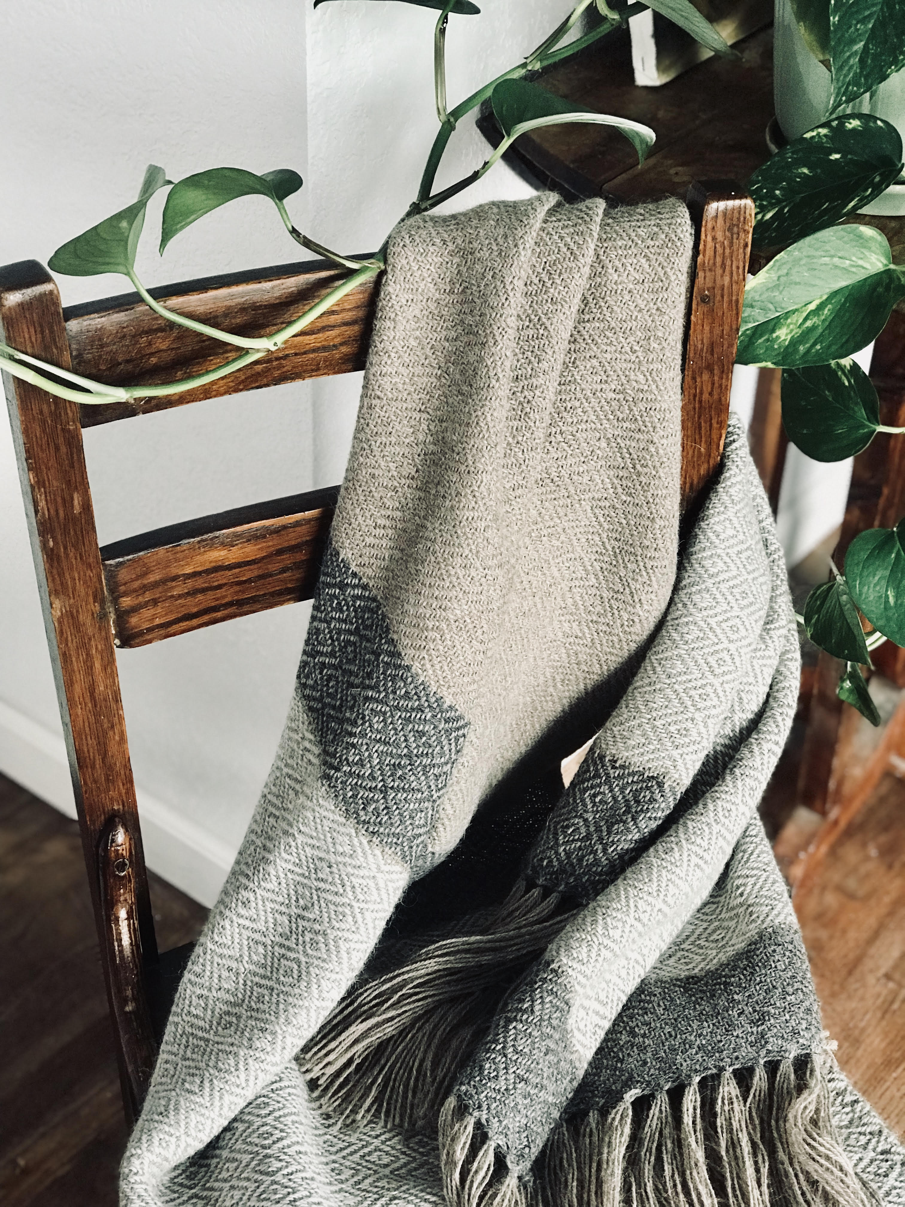 Cozy Alpaca Throw Blanket Free Weaving Pattern Gist Yarn