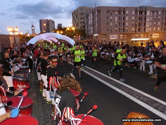 La BINTER NIGHT RUN llena las calles de Santa Cruz de Tenerife BLOKO