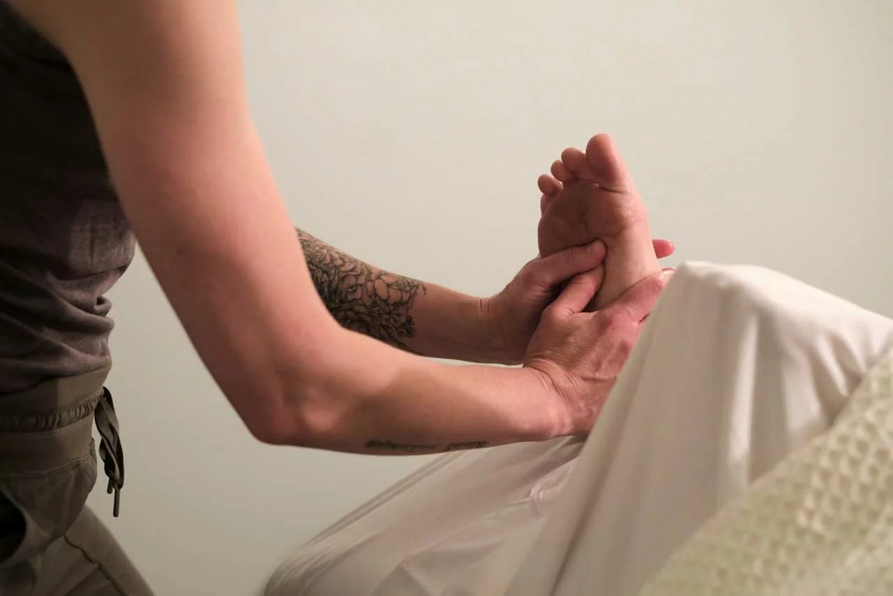 Debunking the Myth Foot Massage is Pregnancy Safe! Blooma