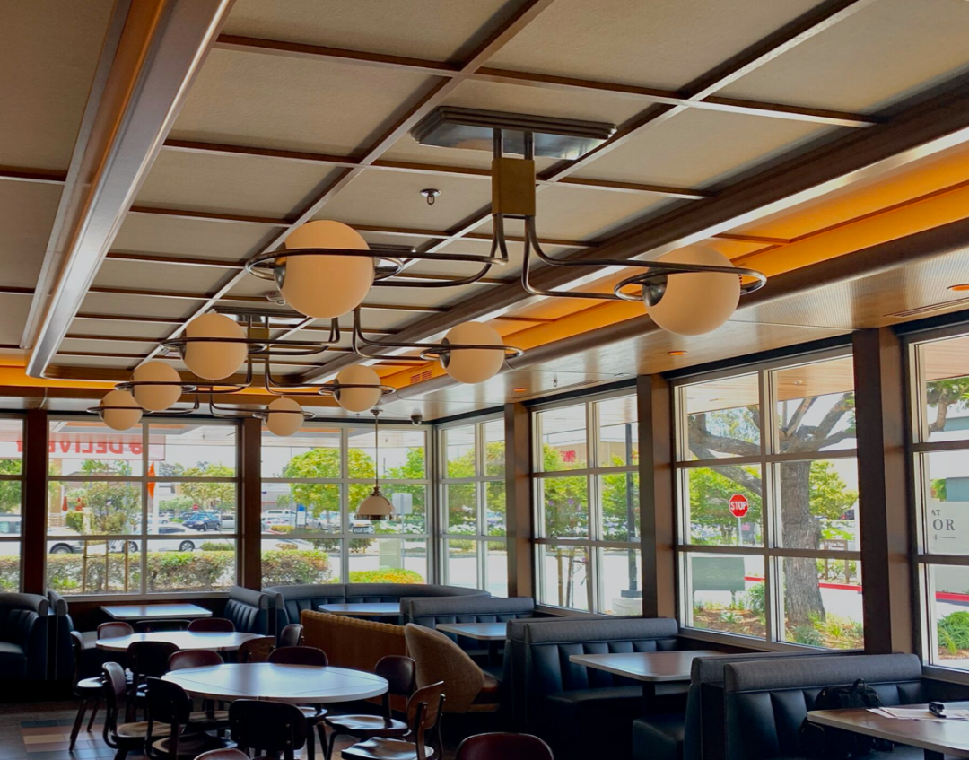 HOF’S HUT Bloom Lighting Group