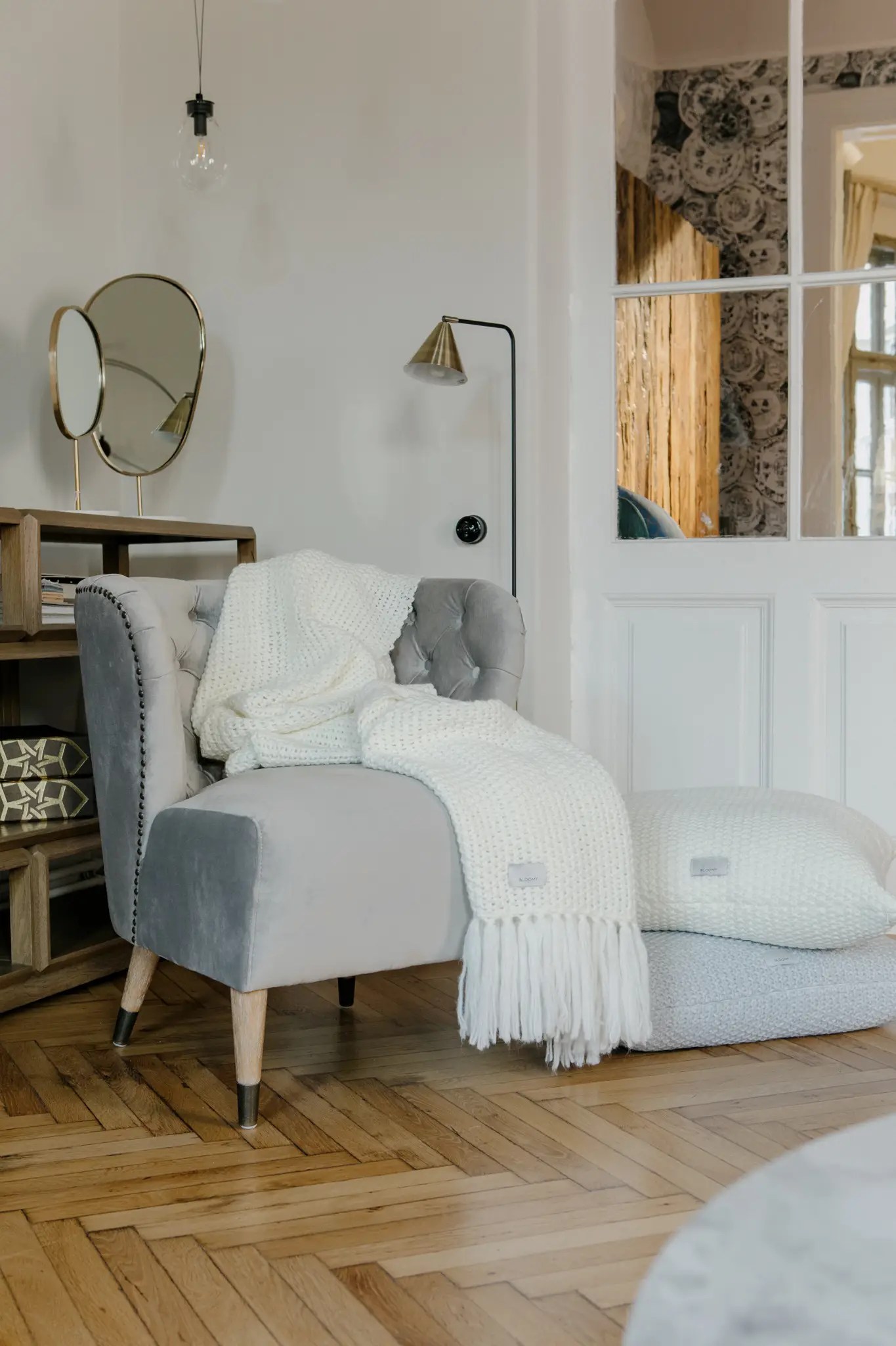 Bloomy Wool blankets, throws and cushions