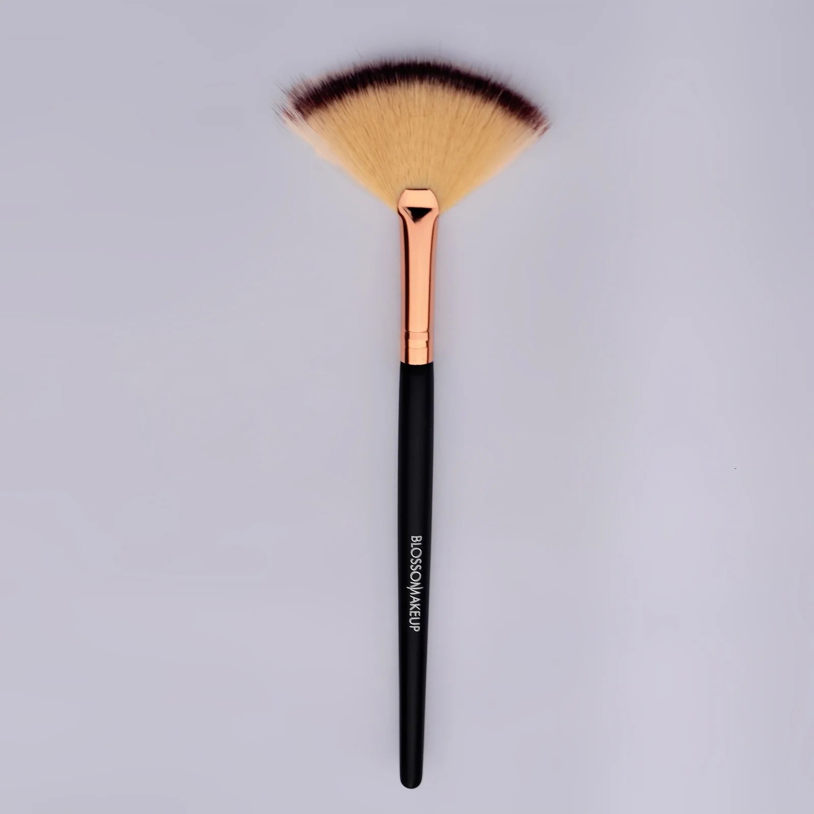 014 Small Fan Brush Blossom MakeUps