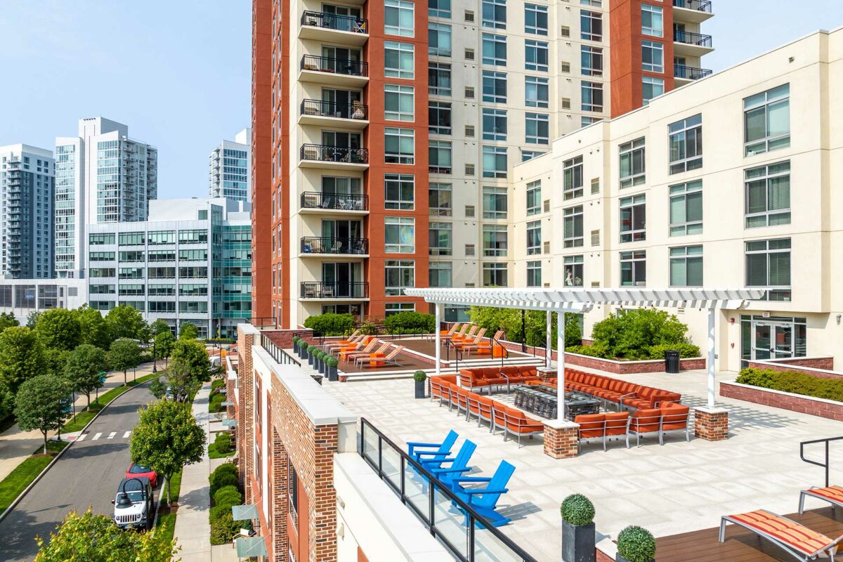 NV Harbor Point Waterfront Apartments in Stamford, CT