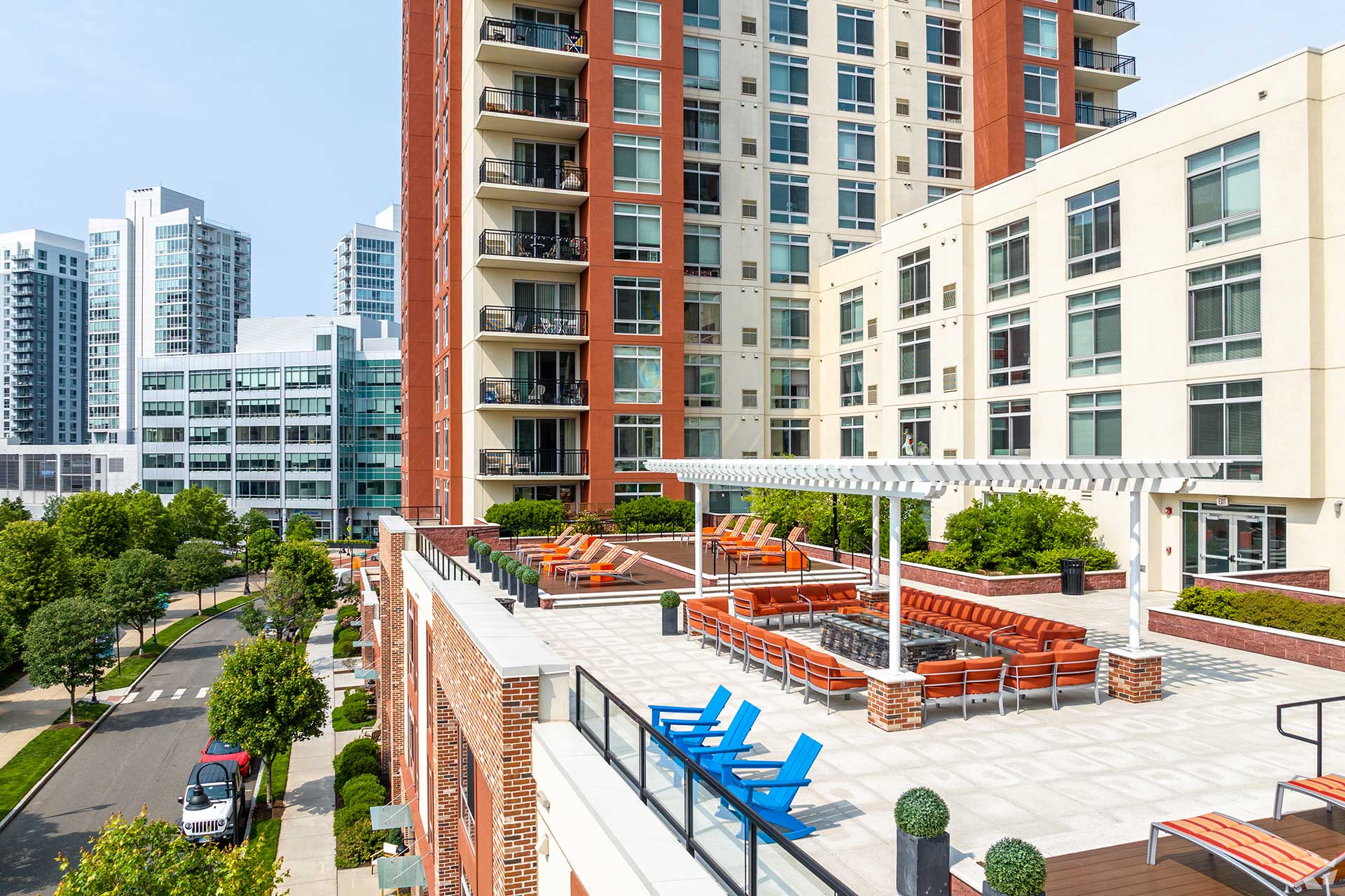 NV Harbor Point Waterfront Apartments in Stamford, CT