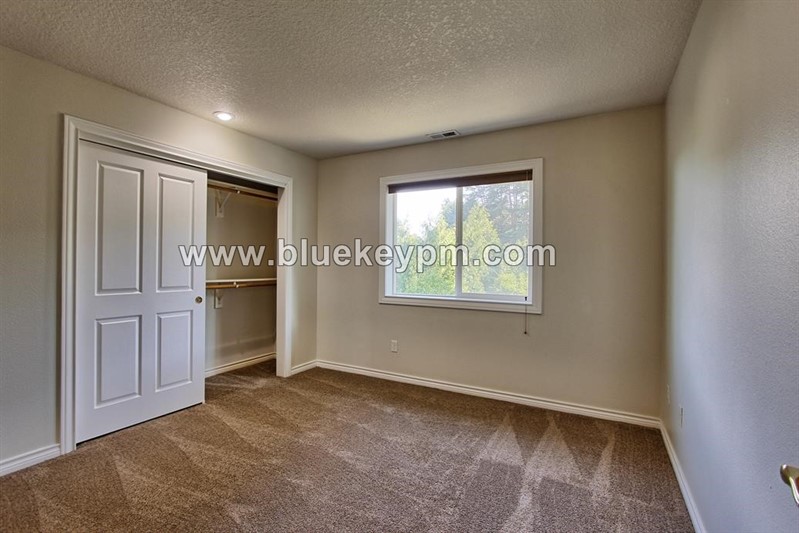 5 bedrooms in Felida neighborhood in VANCOUVER, WA 98685