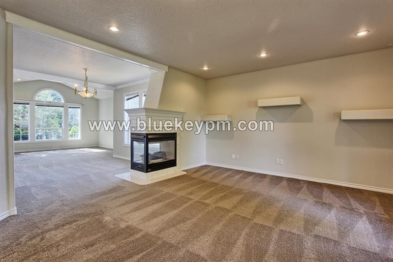 5 bedrooms in Felida neighborhood in VANCOUVER, WA 98685