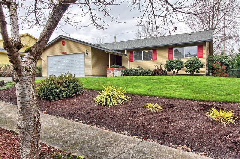 3 Bed, 2 Bath Fabulous Entertainer Home in Beaverton in BEAVERTON, OR 97008