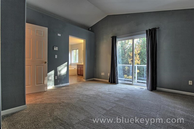 East Vancouver Home with Great Curb Appeal and 4 Seasons Sunroom in VANCOUVER, WA 98683