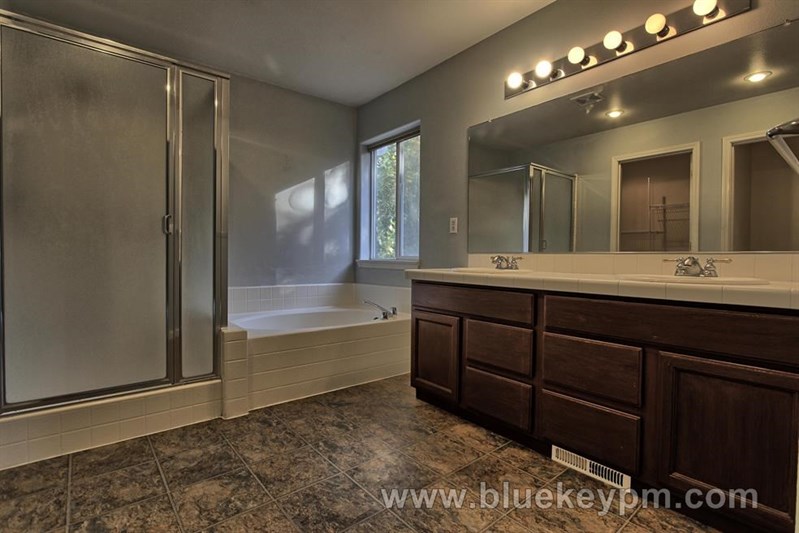 East Vancouver Home with Great Curb Appeal and 4 Seasons Sunroom in VANCOUVER, WA 98683