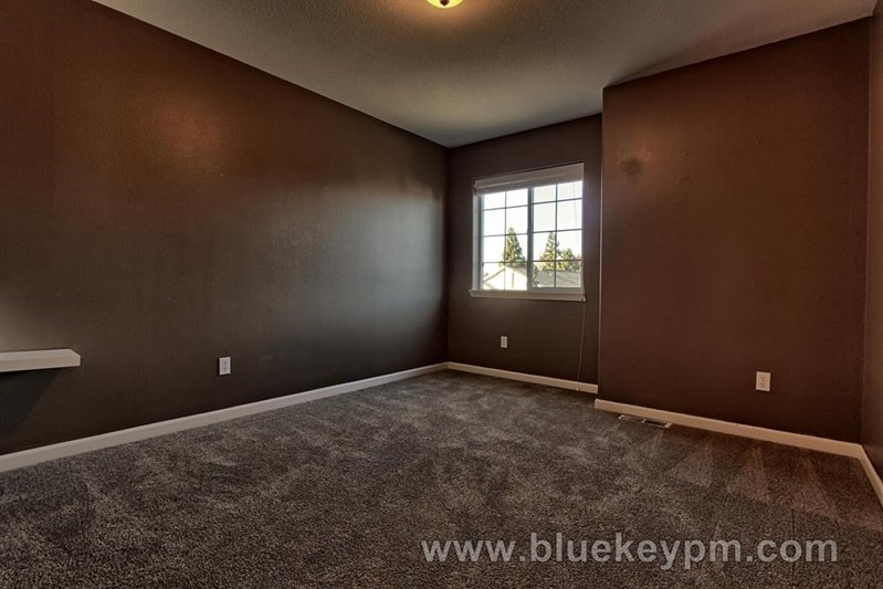 East Vancouver Home with Great Curb Appeal and 4 Seasons Sunroom in VANCOUVER, WA 98683